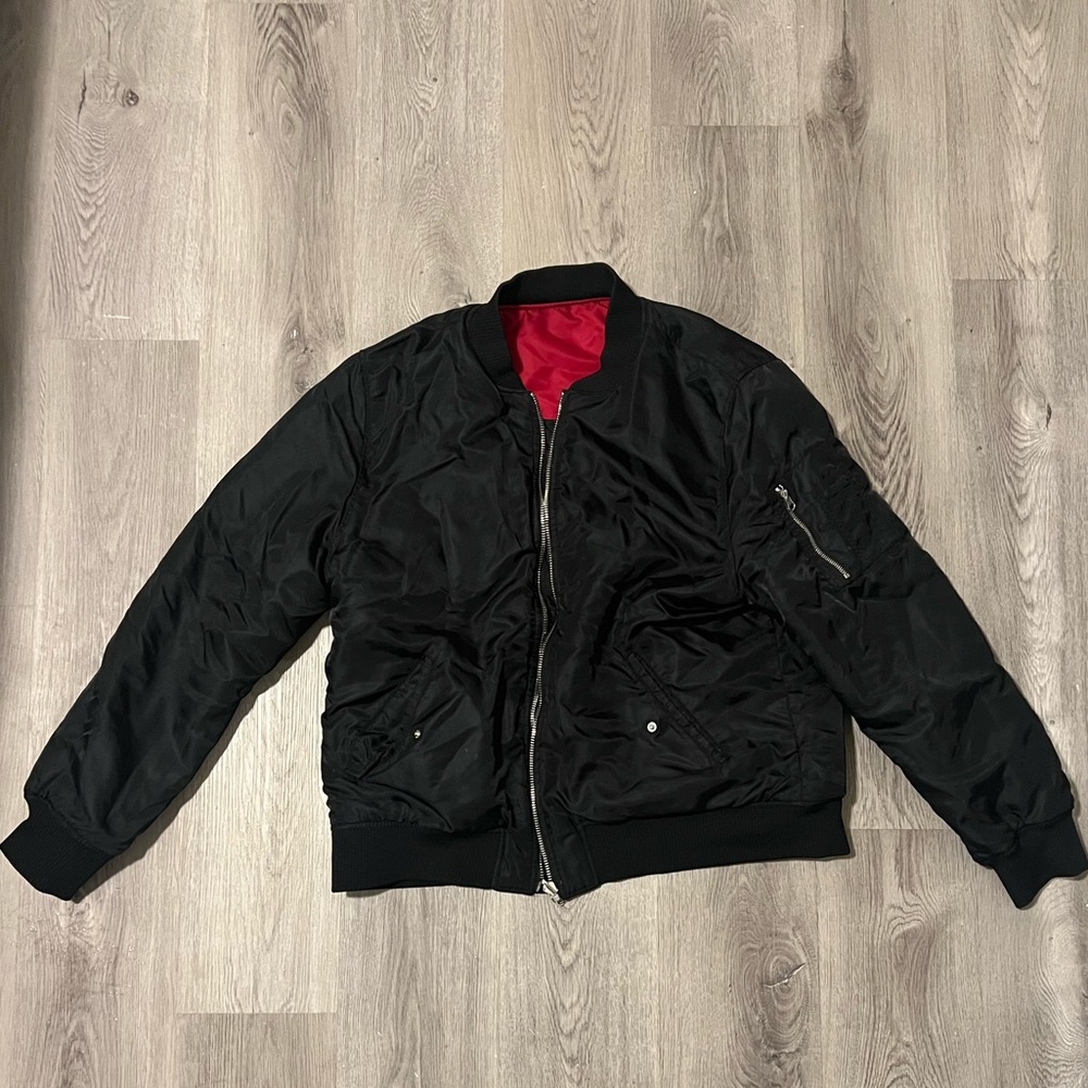 Guess puffer reversal jacket black and red